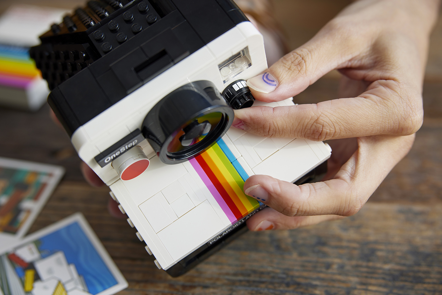 LEGO e Polaroid insieme per il nuovo set pensato per i kidult